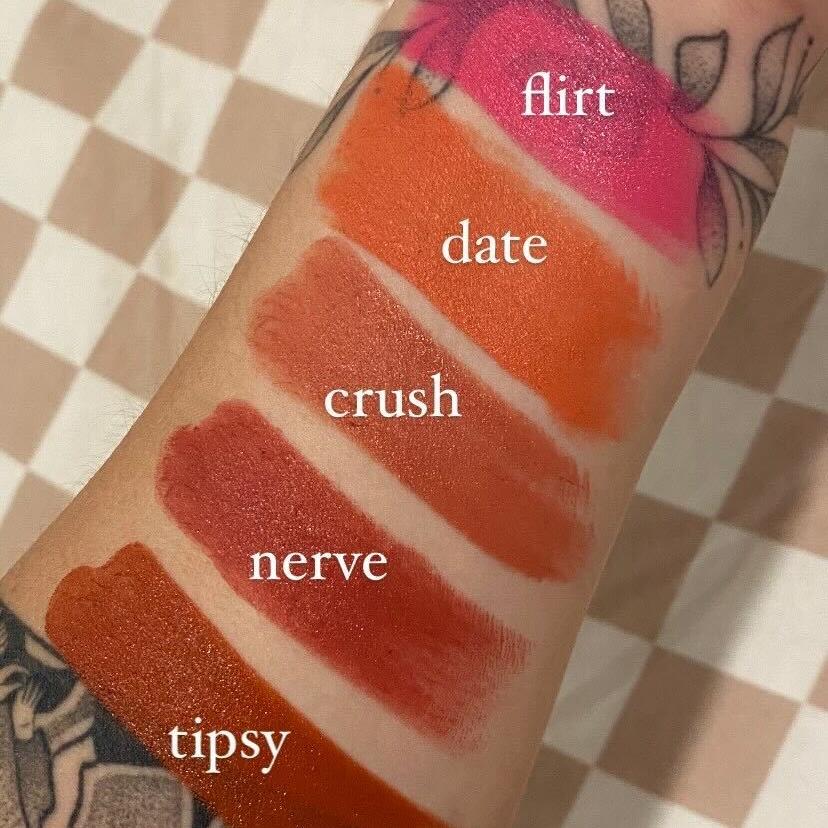 love flush cream lip & cheek stick - tipsy